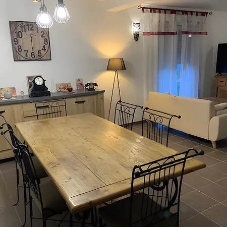 בית נופש Maison De Violette *