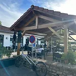 Maison De Violette